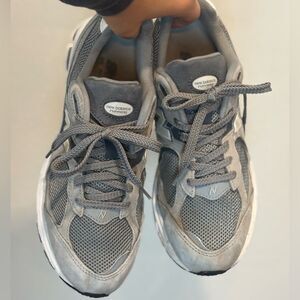 2002r New Balance Gray Running Shoes
